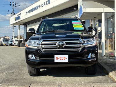 TOYOTA LAND CRUISER 200 - 8