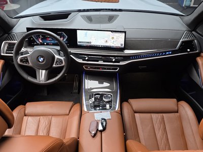 صورة 4 لـ 2025 BMW X7