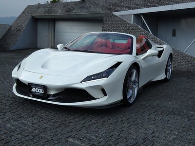 FERRARI F8 SPIDER