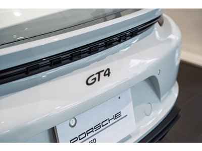 2022 Porsche 718 thumbnail 17