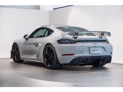 2022 Porsche 718 photo 2