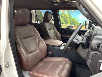 TOYOTA LAND CRUISER 250 - 8
