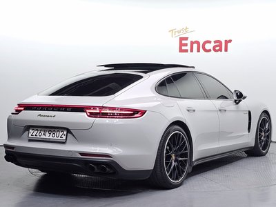 PORSCHE PANAMERA - 3