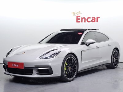 PORSCHE PANAMERA - 1