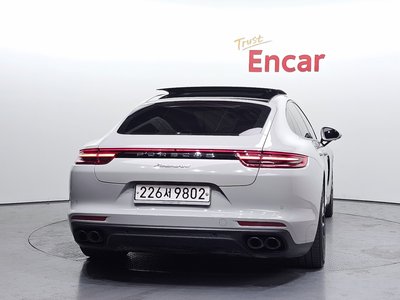 PORSCHE PANAMERA - 4