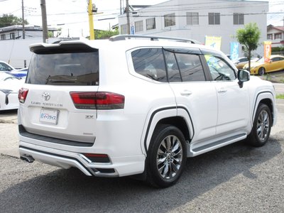 TOYOTA LAND CRUISER 300 - 9