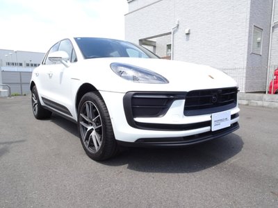 PORSCHE MACAN - 3