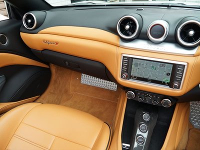 صورة مصغرة 18 لـ 2016 Ferrari CALIFORNIA T