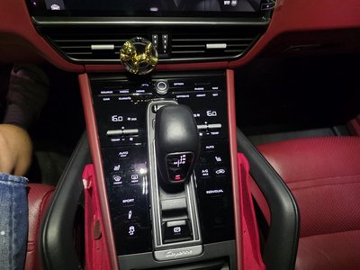 صورة 8 لـ 2019 Porsche CAYENNE