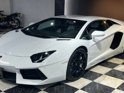 LAMBORGHINI AVENTADOR - 6