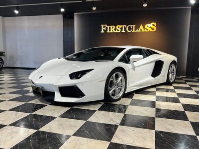 LAMBORGHINI AVENTADOR - 2