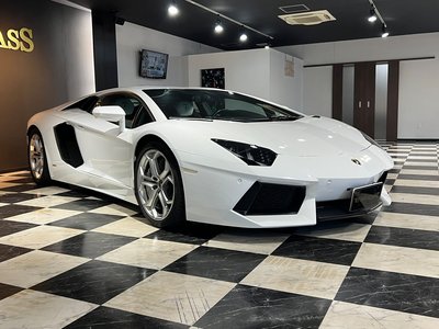 LAMBORGHINI AVENTADOR - 3