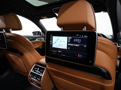2020 BMW 7 SERIES photo 9