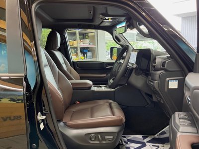 TOYOTA LAND CRUISER 250 - 7
