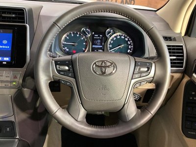 TOYOTA LAND CRUISER PRADO - 7