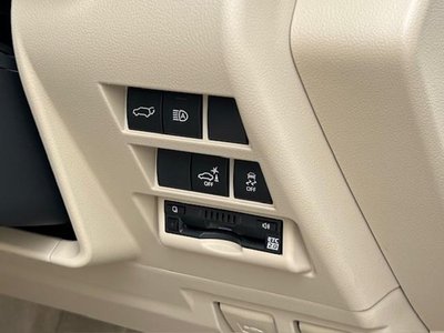 2023 Toyota LAND CRUISER 300 — миниатюра 13