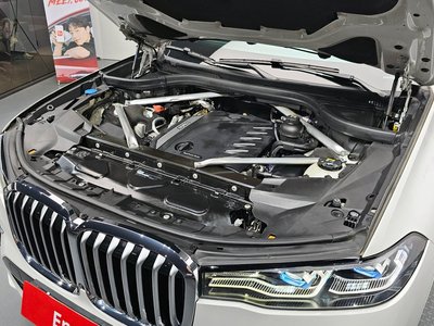 BMW X7 - 7