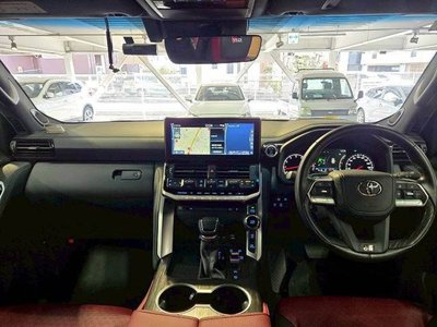 TOYOTA LAND CRUISER 300 - 3