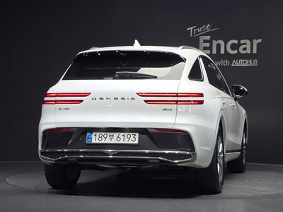 صورة 4 لـ 2025 Genesis GV70