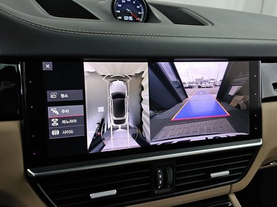 2021 Porsche CAYENNE thumbnail 21