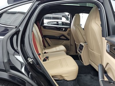 2021 Porsche CAYENNE thumbnail 18