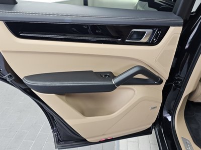 2021 Porsche CAYENNE thumbnail 15
