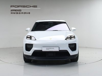 PORSCHE MACAN - 2