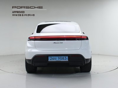 PORSCHE MACAN - 3
