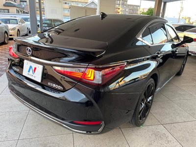 2022 Lexus ES 缩略图 18