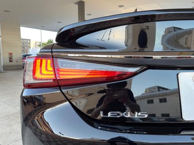 2022 Lexus ES 缩略图 32