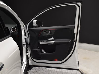 MERCEDES-BENZ GLA - 5