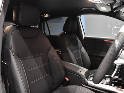 MERCEDES-BENZ GLA - 4