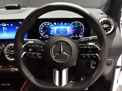 MERCEDES-BENZ GLA - 7