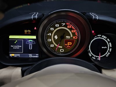 FERRARI CALIFORNIA - 8