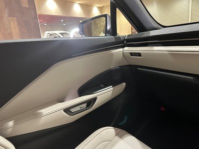 2025 Lexus LBX 缩略图 35