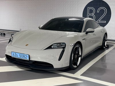 2021 Porsche TAYCAN photo 1