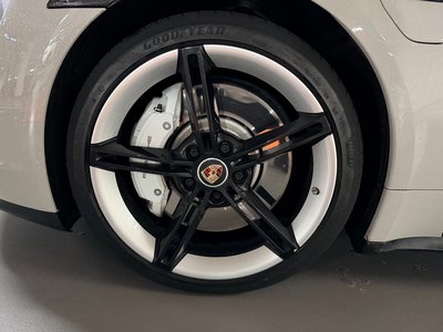 2021 Porsche TAYCAN photo 4