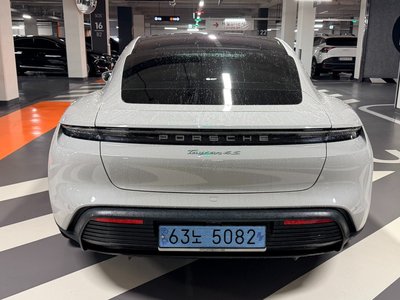 2021 Porsche TAYCAN photo 6