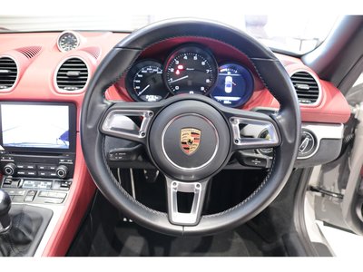 2020 Porsche 718 SPYDER thumbnail 28