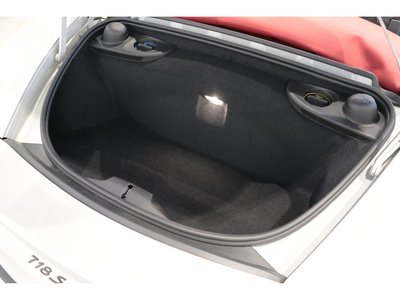 2020 Porsche 718 SPYDER thumbnail 26