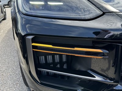 PORSCHE CAYENNE - 1