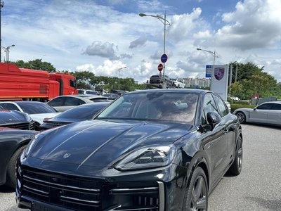 صورة 6 لـ 2025 Porsche CAYENNE