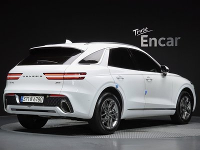 صورة 4 لـ 2022 Genesis GV70