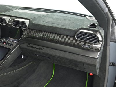 2023 Lamborghini URUS — миниатюра 19
