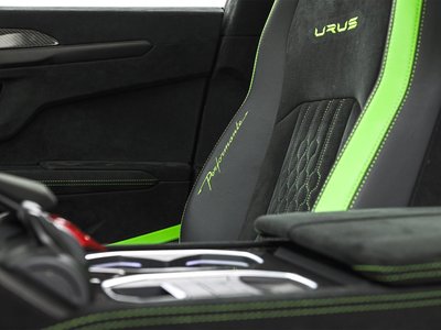 2023 Lamborghini URUS — миниатюра 15