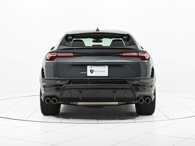 2023 Lamborghini URUS photo 7
