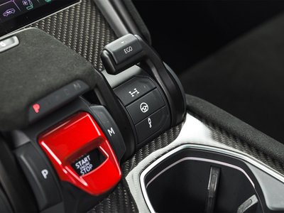 2023 Lamborghini URUS — миниатюра 26
