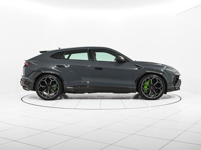 2023 Lamborghini URUS photo 4