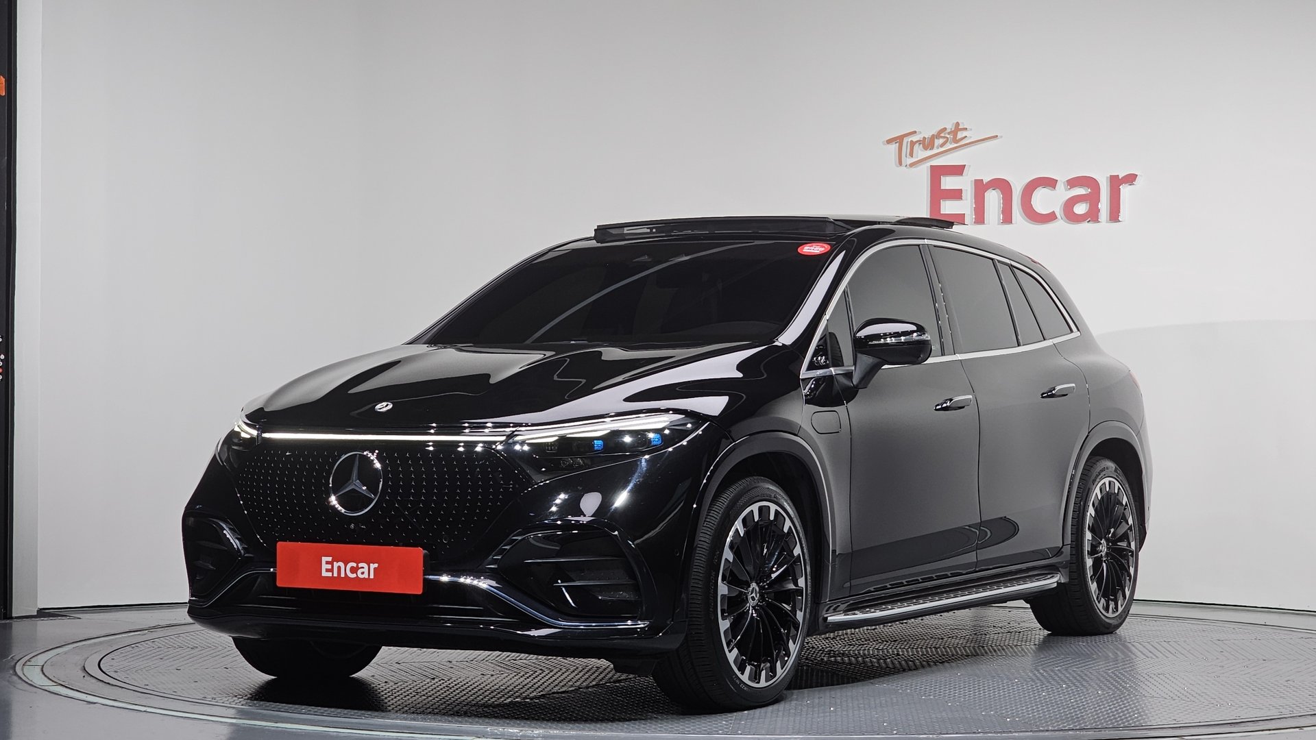 MERCEDES-BENZ EQS SUV - View 1