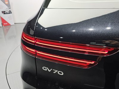 2023 Genesis GV70 photo 10